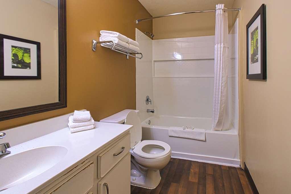 Suburban Studios Louisville East Phòng bức ảnh