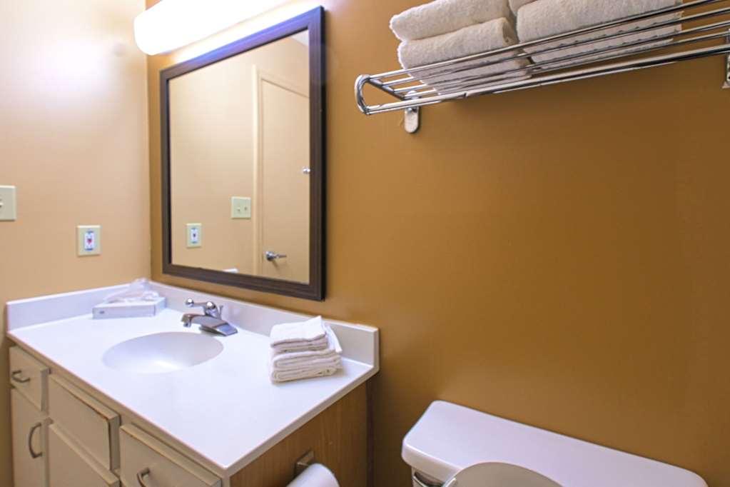 Suburban Studios Louisville East Phòng bức ảnh