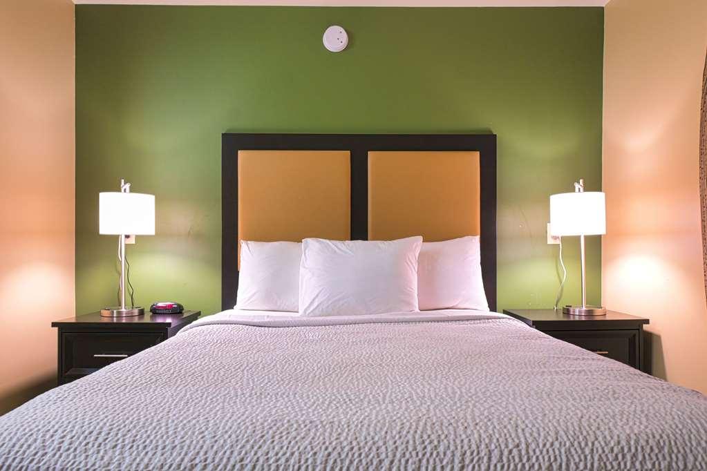 Suburban Studios Louisville East Phòng bức ảnh