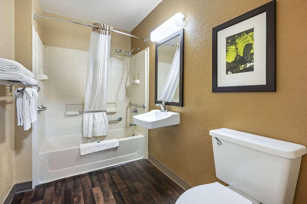 Suburban Studios Louisville East Phòng bức ảnh