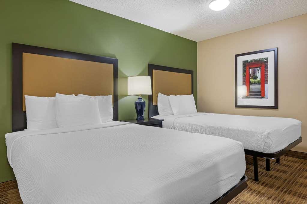 Suburban Studios Louisville East Phòng bức ảnh
