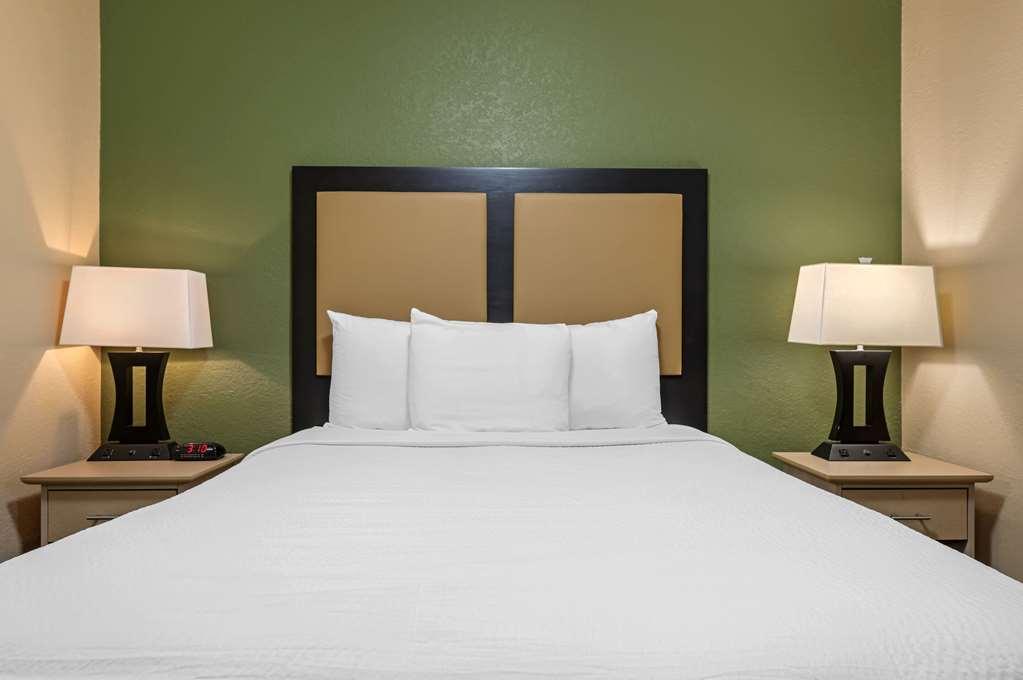 Suburban Studios Louisville East Phòng bức ảnh
