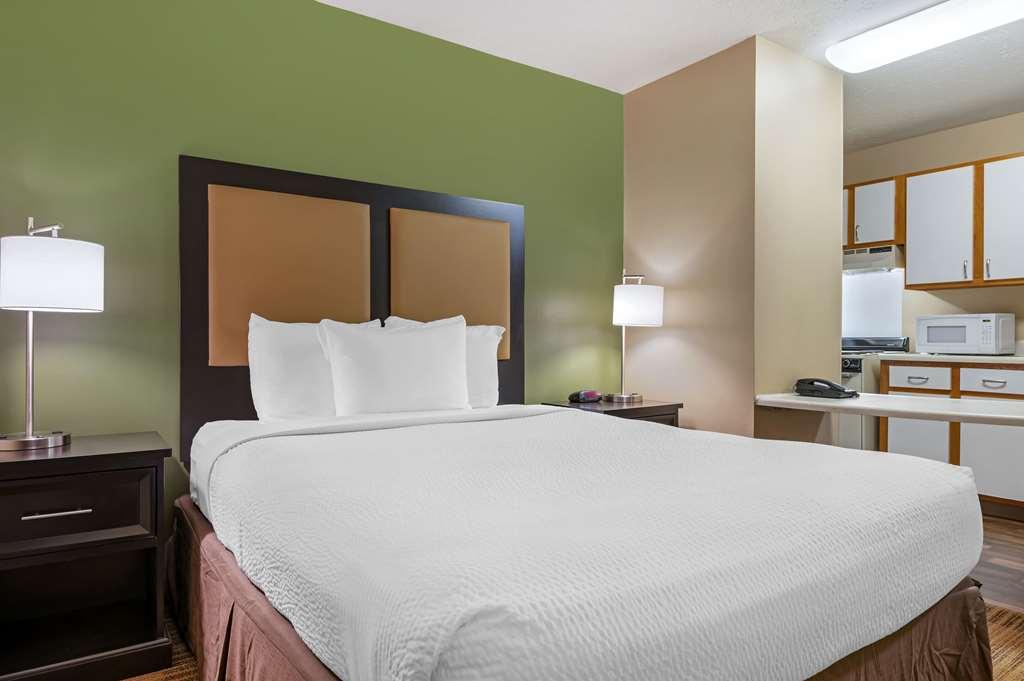 Suburban Studios Louisville East Phòng bức ảnh