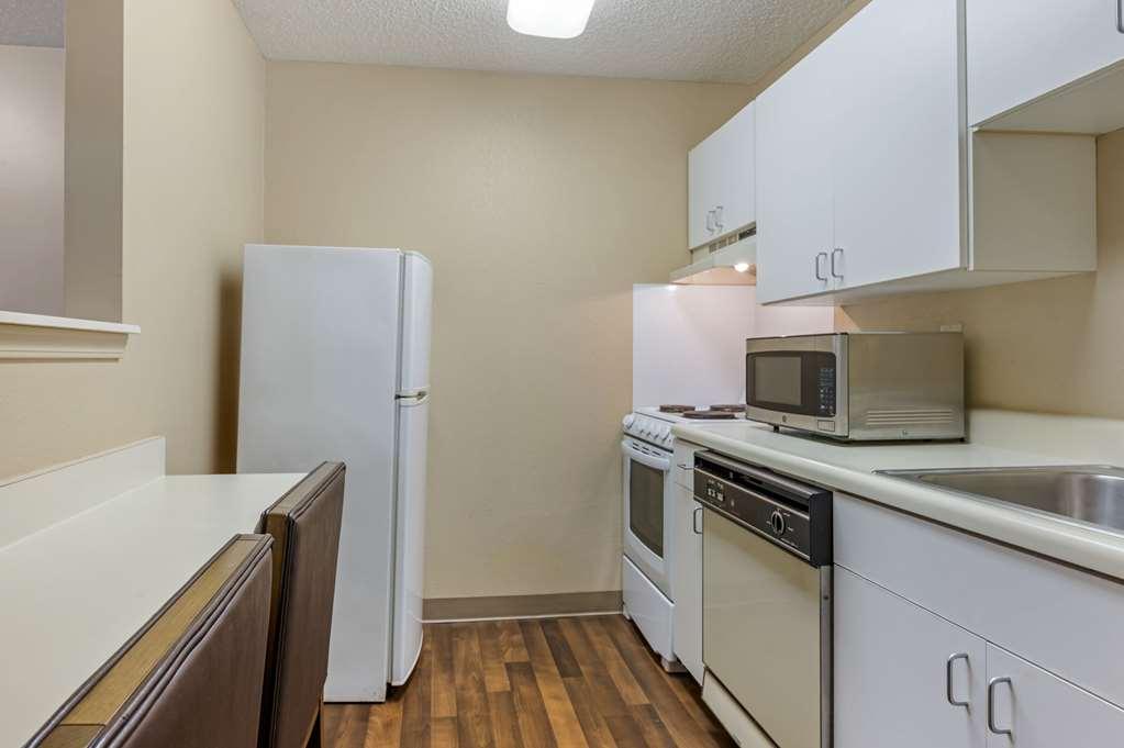 Suburban Studios Louisville East Phòng bức ảnh