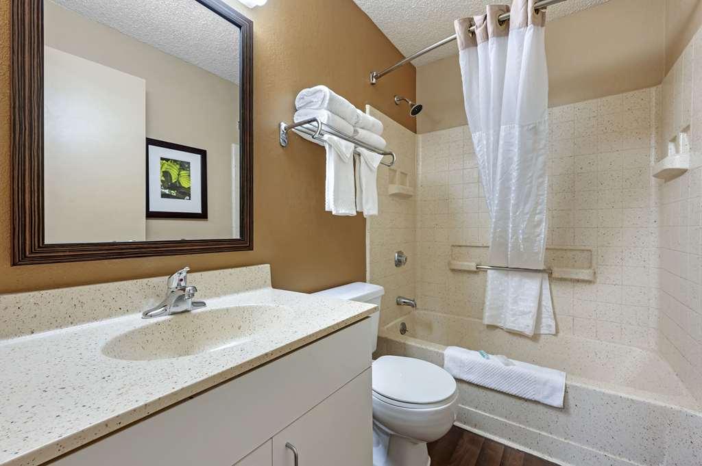 Suburban Studios Louisville East Phòng bức ảnh